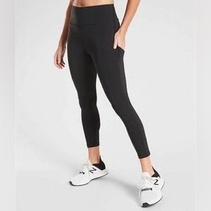 Athleta Ultimate Capri Stash Pocket 7/8 Tight, black, Medium Petite Leggings